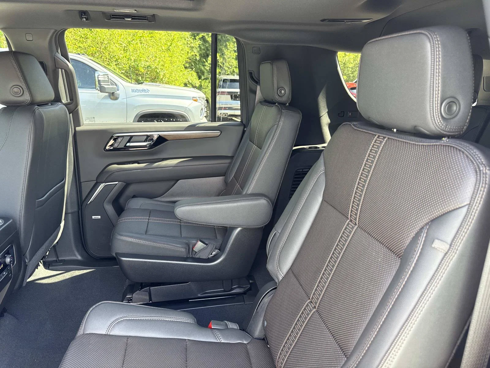 2026 Chevrolet Suburban High Country - Photo 11