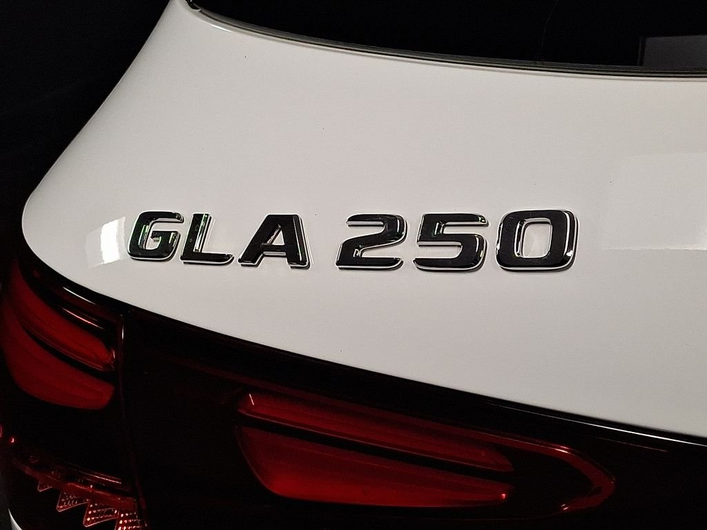 Certified Used 2025 White Mercedes-Benz GLA 250 image 29