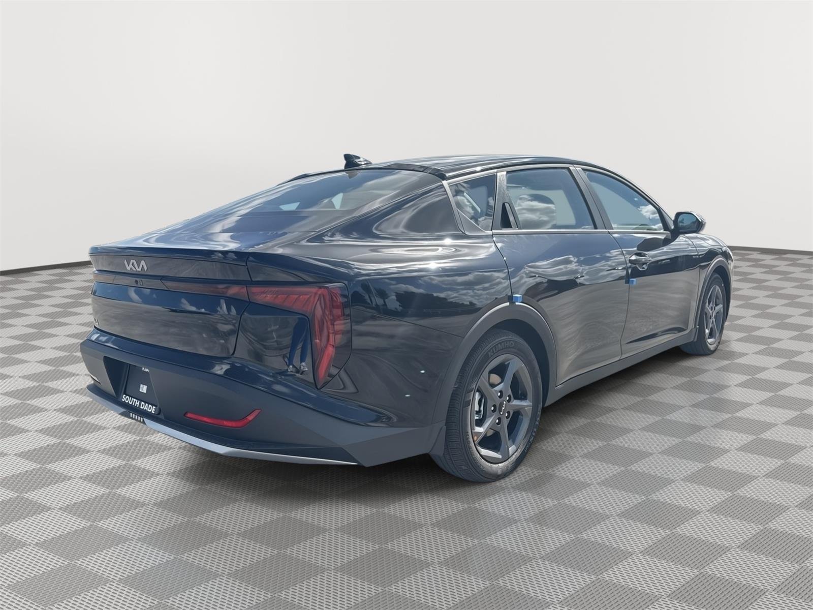 New 2025 Aurora Black Pearl Kia LX image 4