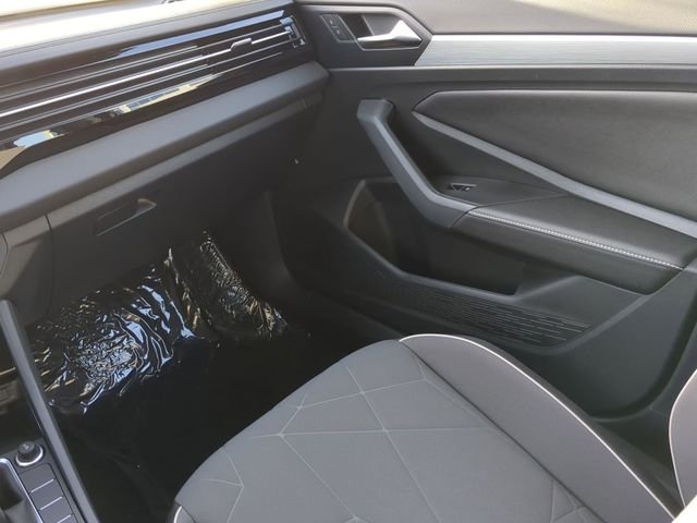 2025 Volkswagen Jetta Sport - Photo 15