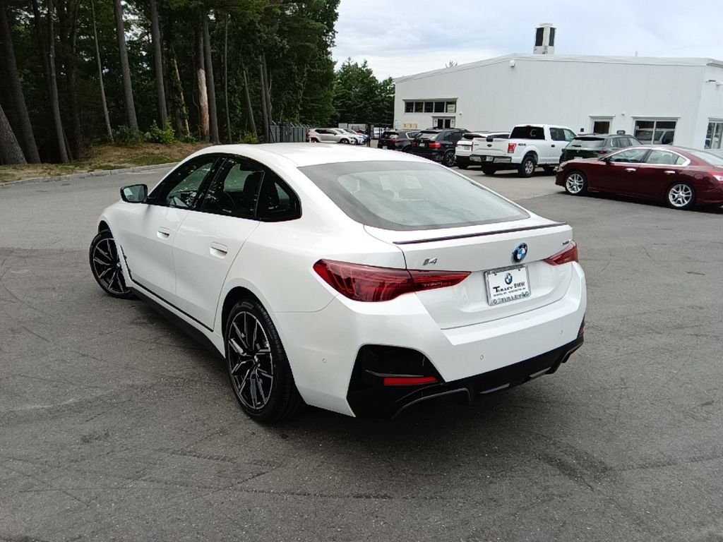 Certified Used 2025 Mineral White Metallic BMW xDrive40 image 5