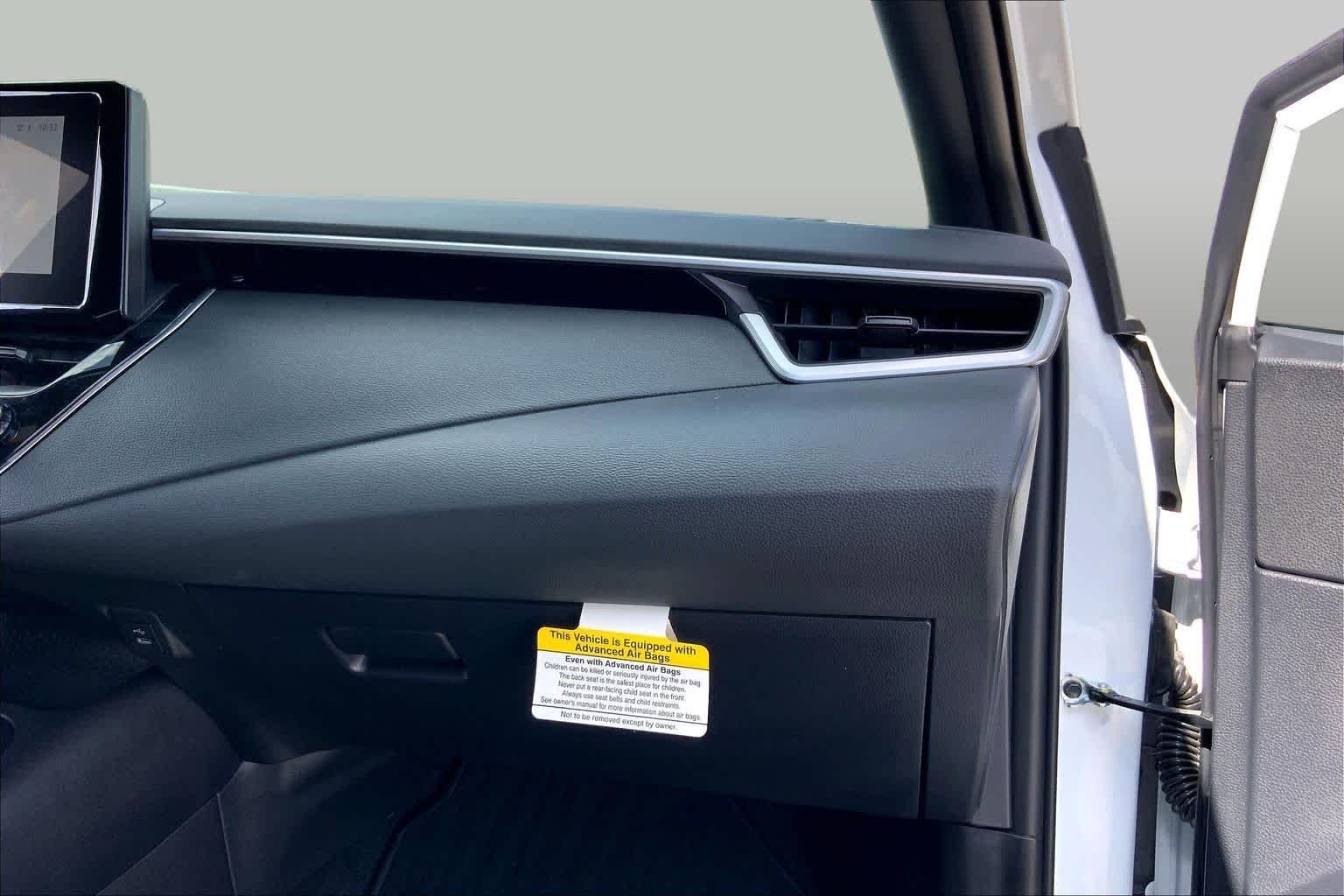 Used 2026 Ice Cap Toyota SE image 18