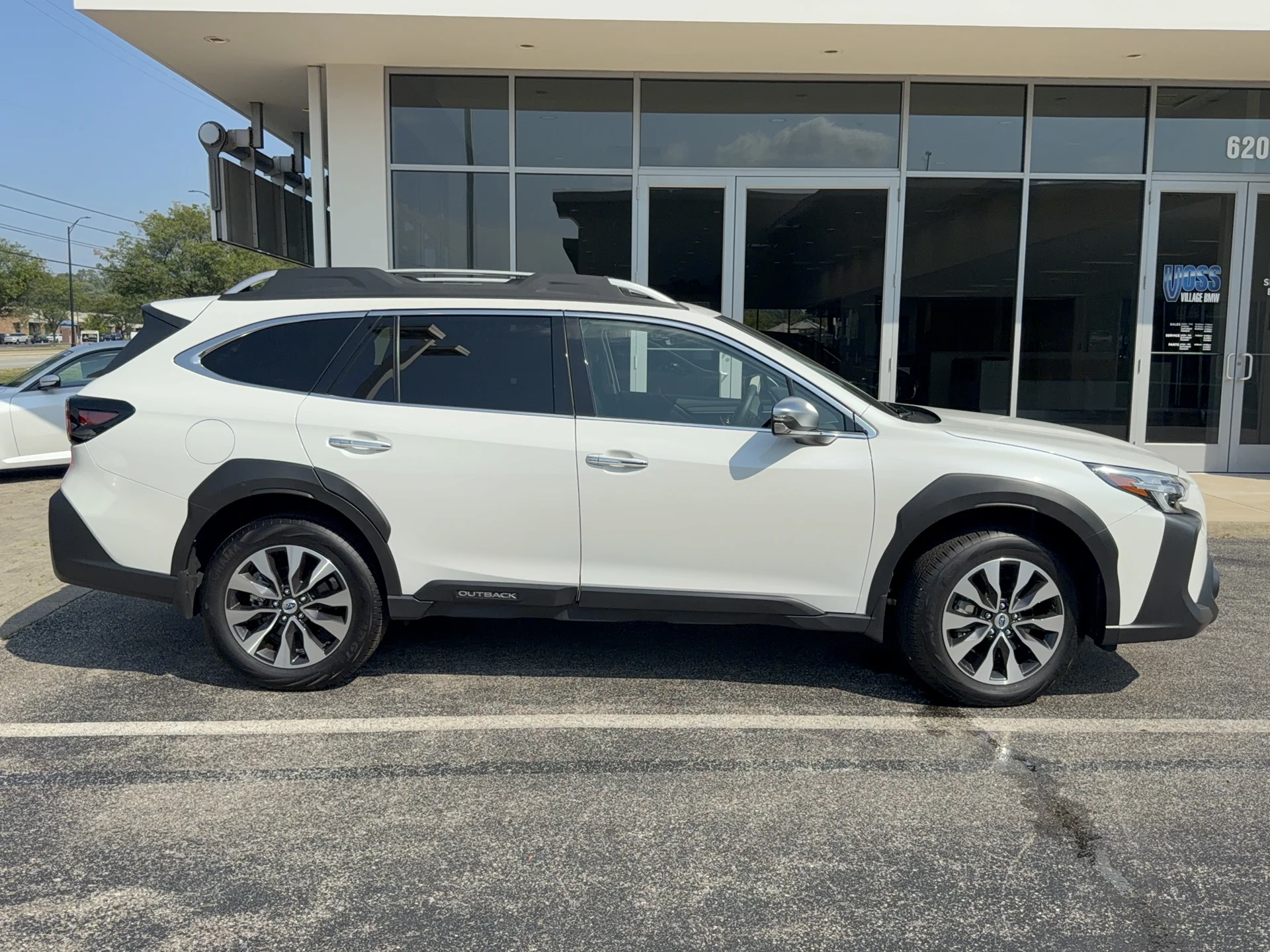 Used 2025 Crystal White Pearl Subaru Touring XT image 2