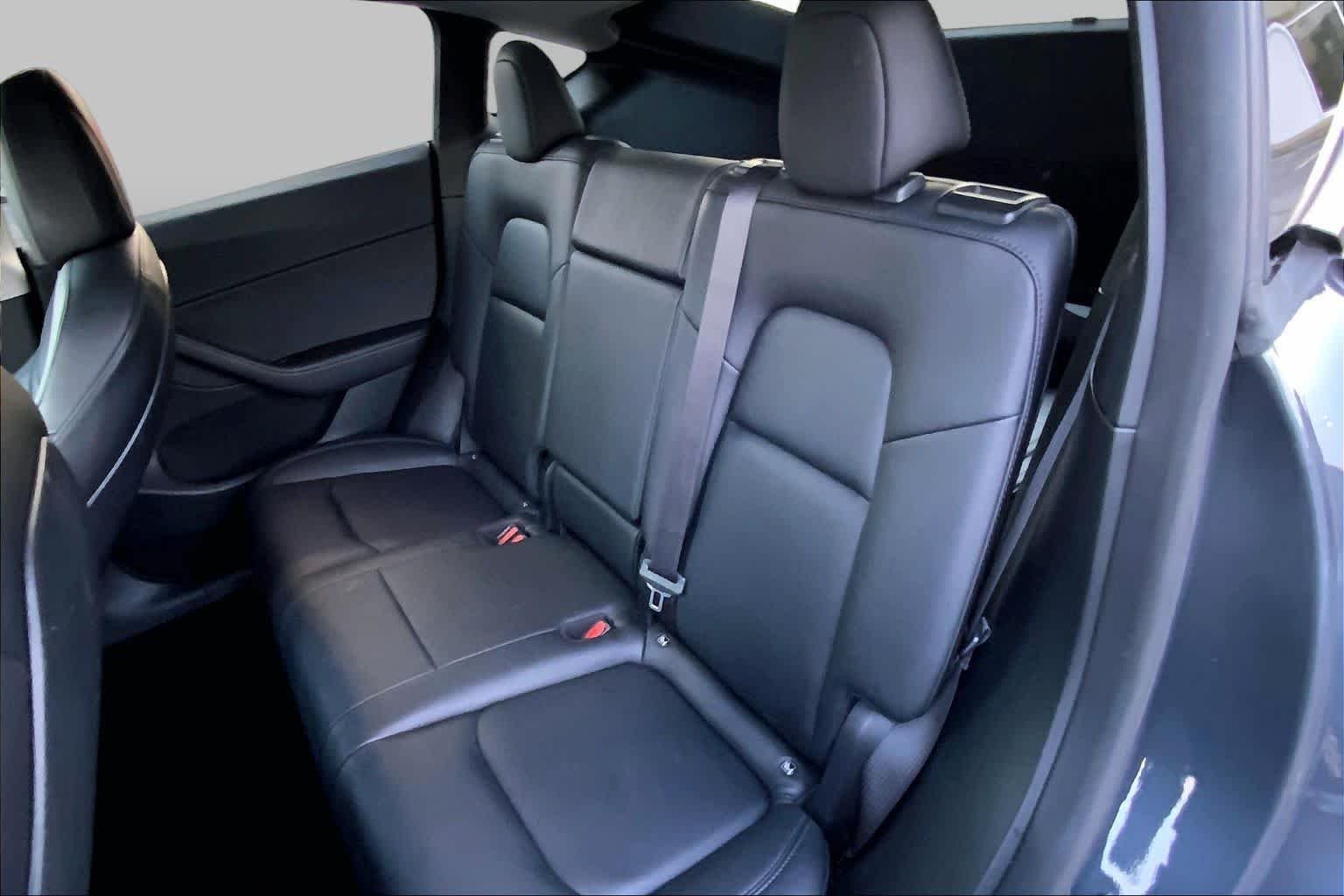 Used 2022 Deep Blue Metallic Tesla Long Range image 18