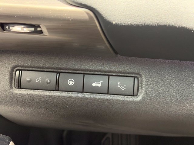 Used 2023 Beige Nissan Platinum image 35