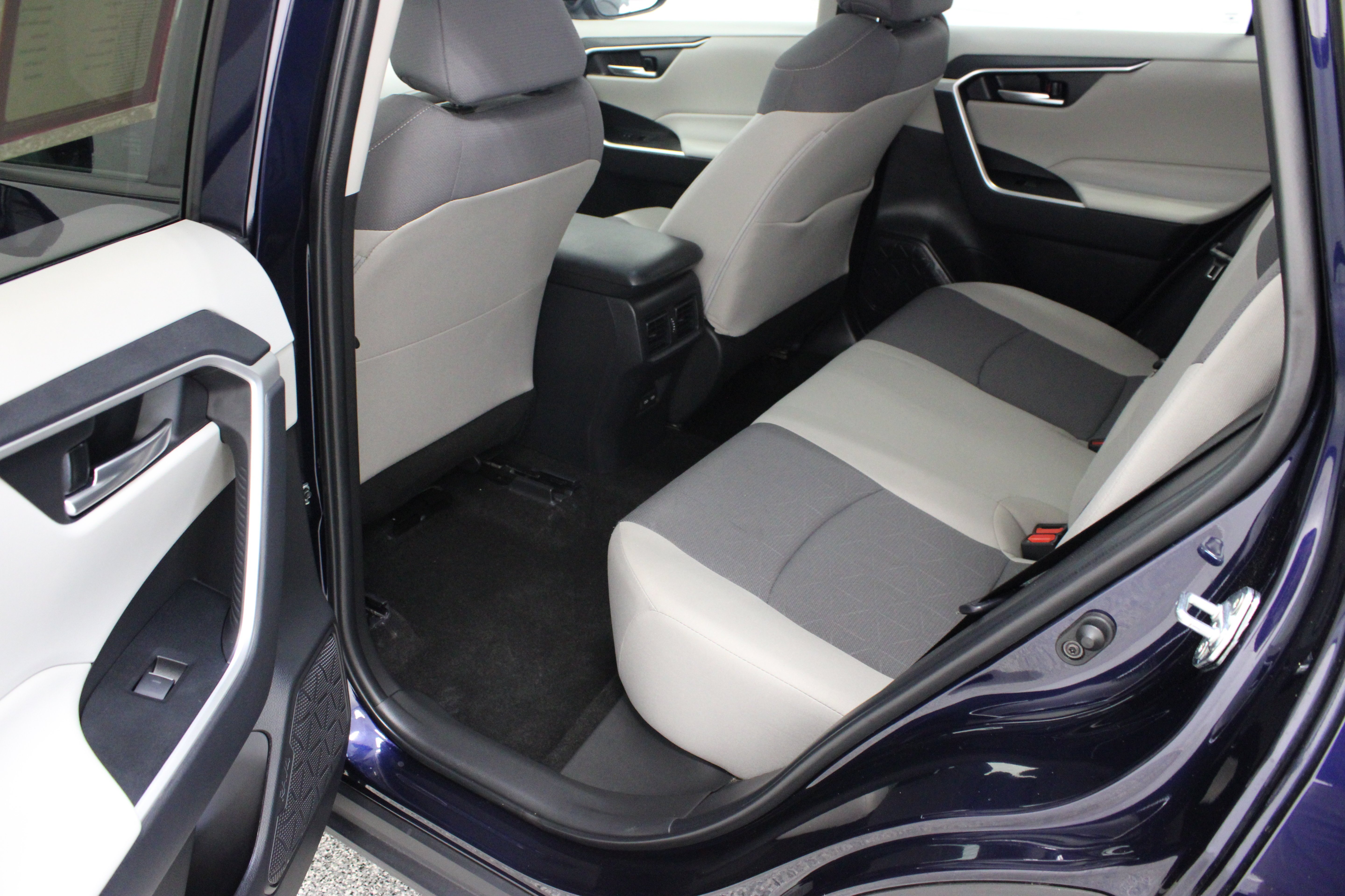 Used 2025 Blueprint Toyota XLE 2.5L image 28