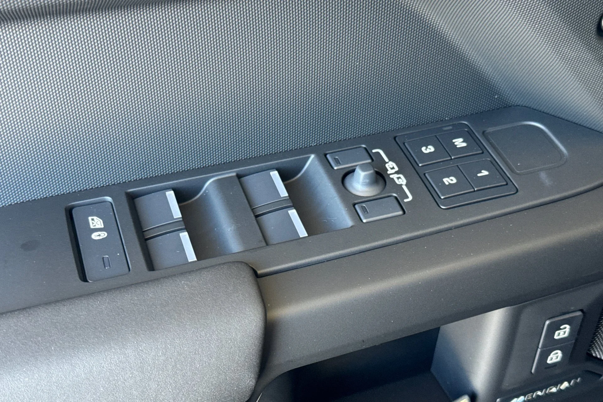 New 2026 Woolstone Green Land Rover S image 15