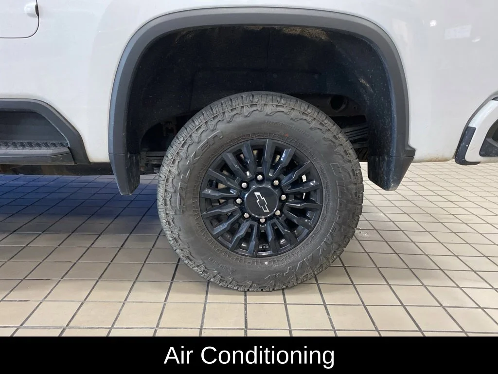 Used 2022 White Chevrolet LTZ image 24