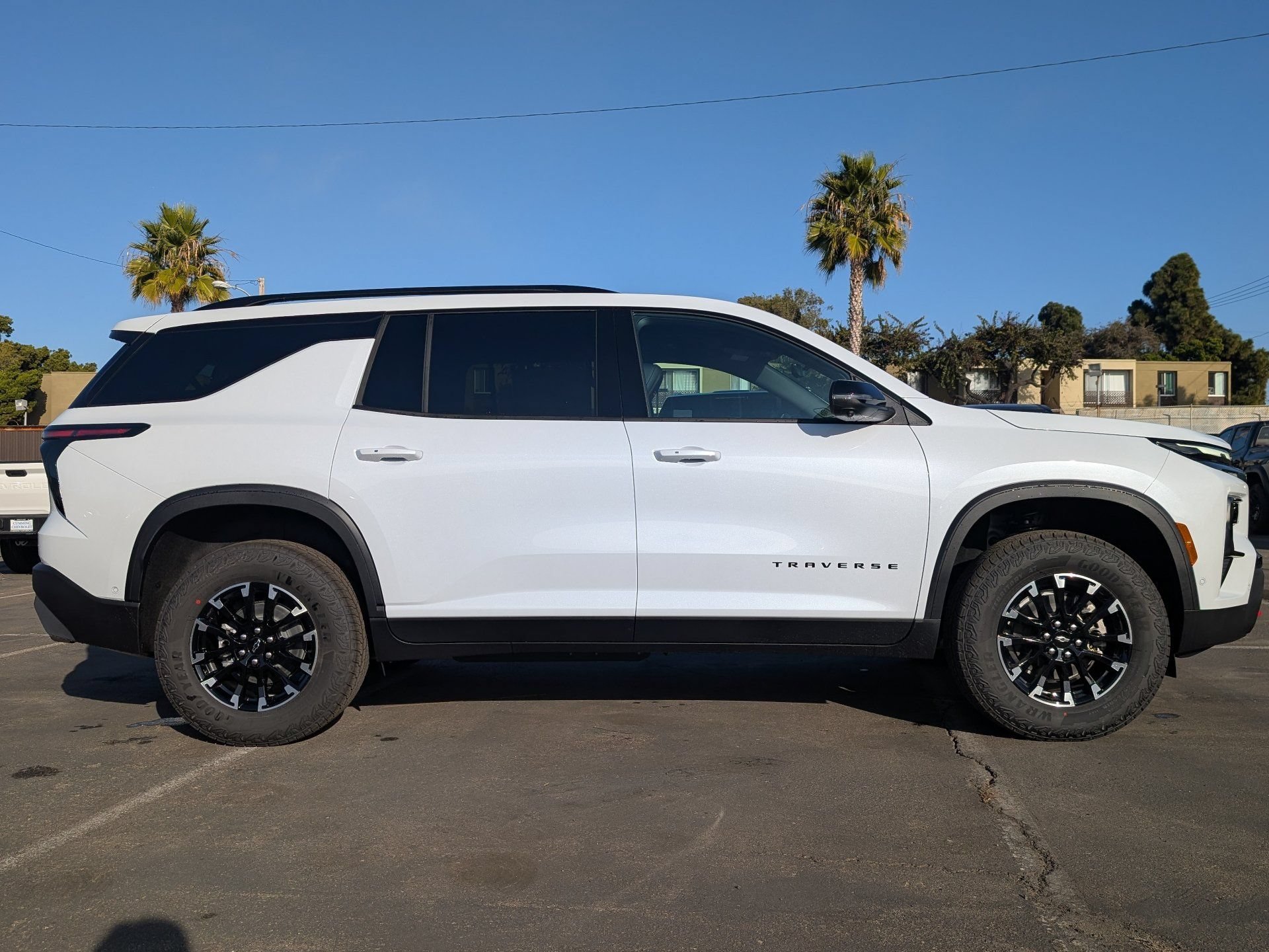 New 2026 Polar White Tricoat Chevrolet Z71 image 7