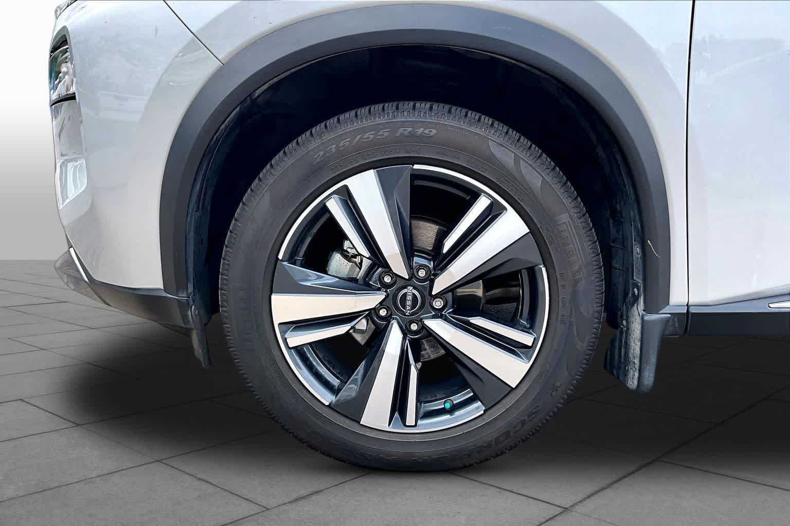 Used 2022 BRILLIANT SILVE Nissan SL image 11
