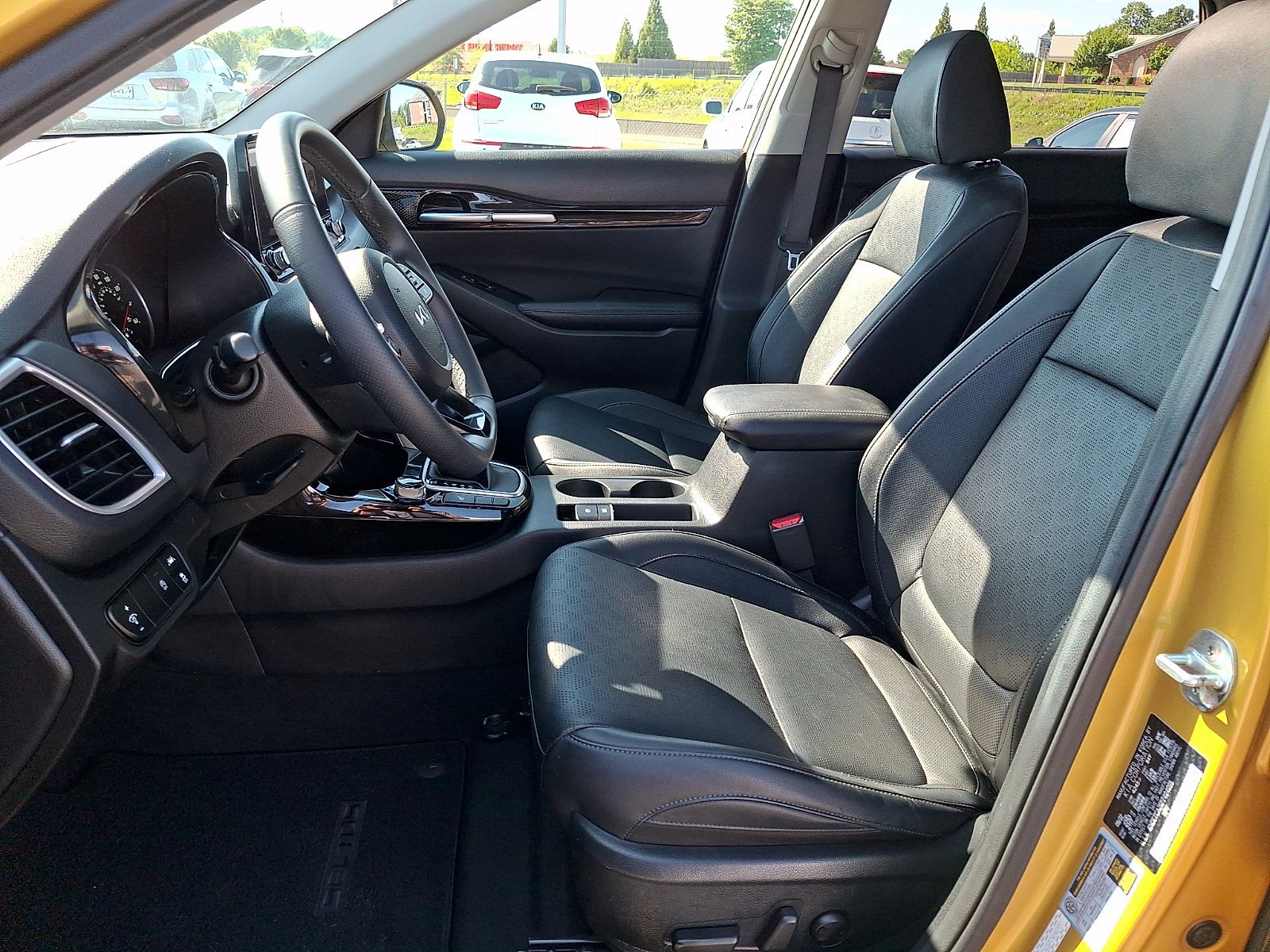 Certified Used 2023 Starbright Yellow - B4Y Kia SX Turbo image 13