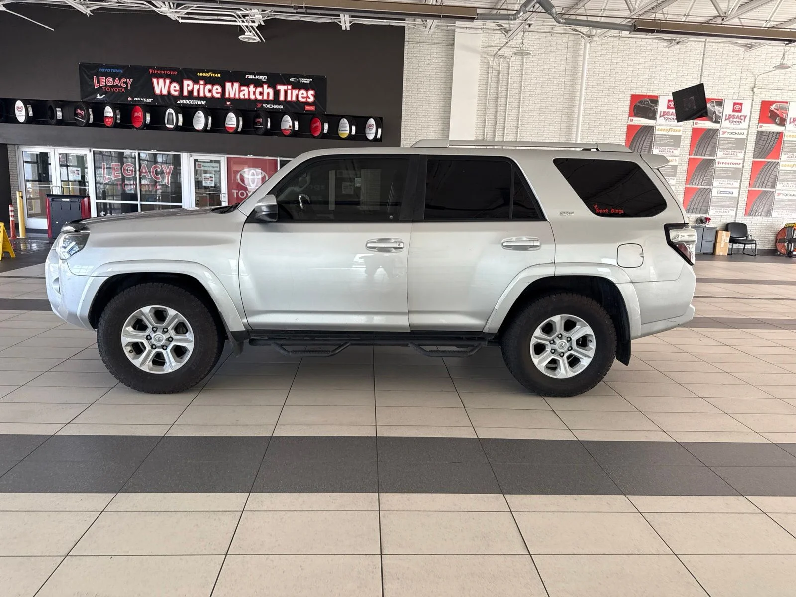 Used 2014 Silver Toyota SR5 image 3