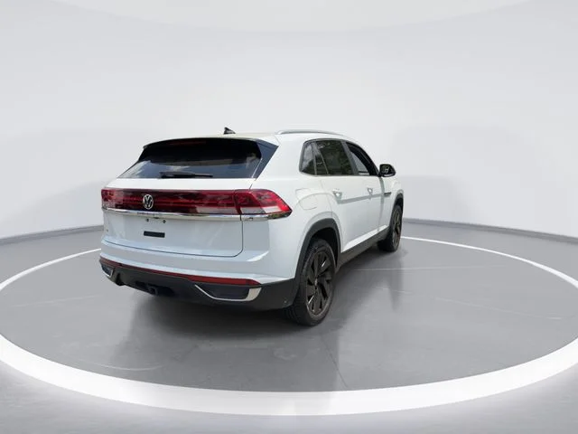 Used 2024 White Volkswagen 2.0T SE w/Technology image 8