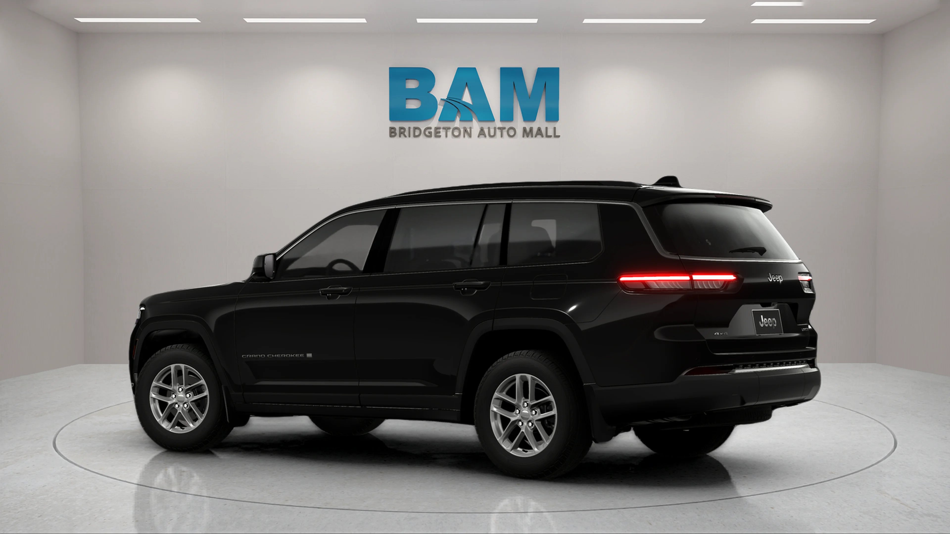 New 2026 Diamond Black Crystal Pearlcoat Jeep Laredo X image 11