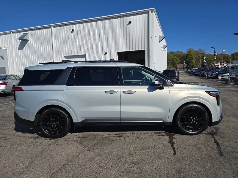 Used 2025 White Kia SX Prestige image 9