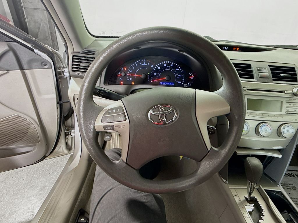 Used 2011 Silver Toyota  image 12