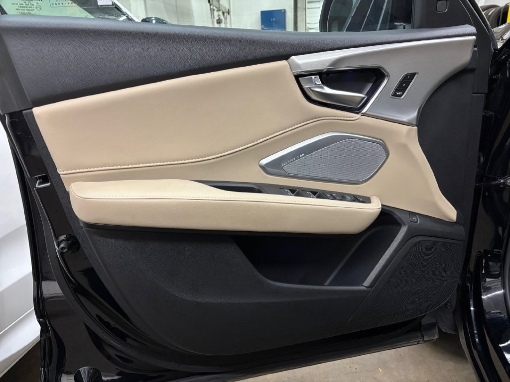 Used 2023 Majestic Black Pearl Acura Technology Package image 11