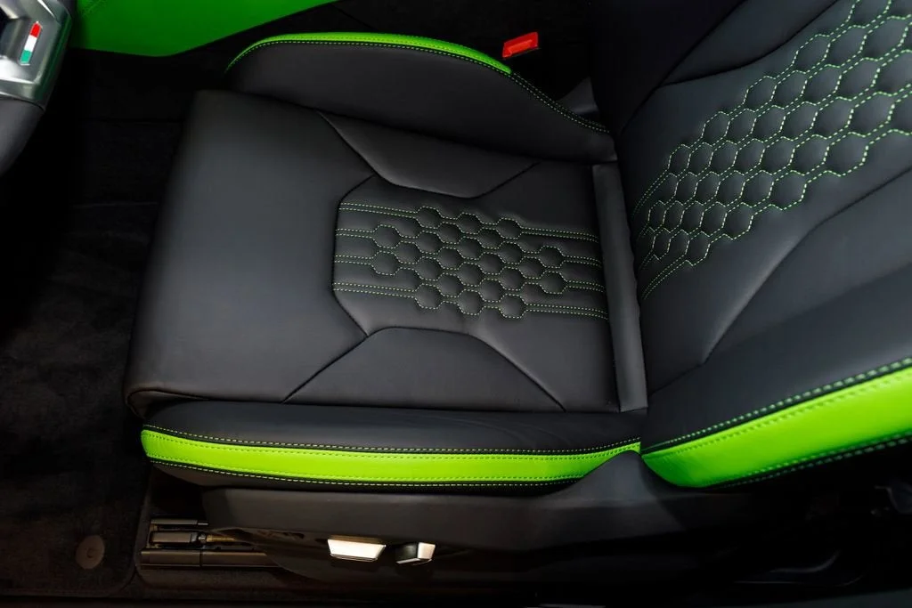 Used 2025 Green Lamborghini SE image 55