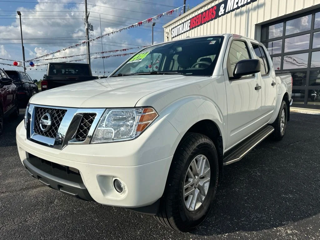 Used 2014 White Nissan SV image 3