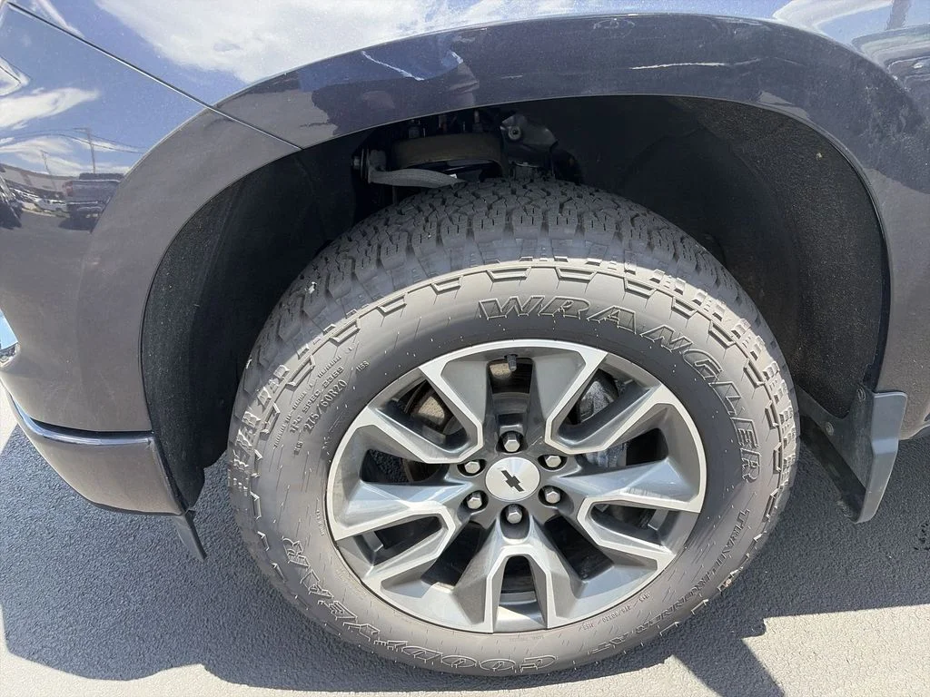 Used 2023 Gray Chevrolet RST image 16