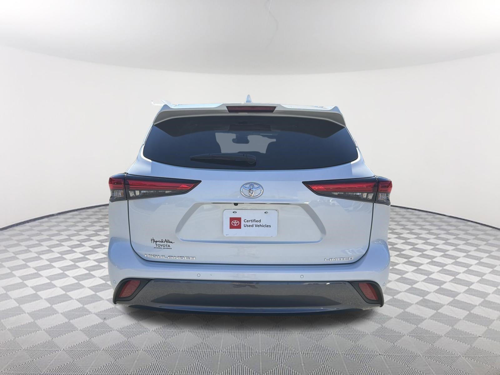 Used 2023 Wind Chill Pearl Toyota Limited image 16
