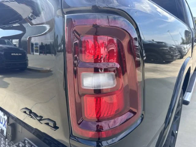 New 2027 Diamond Black Crystal Pearl-Coat Exterior Paint RAM Laramie image 22