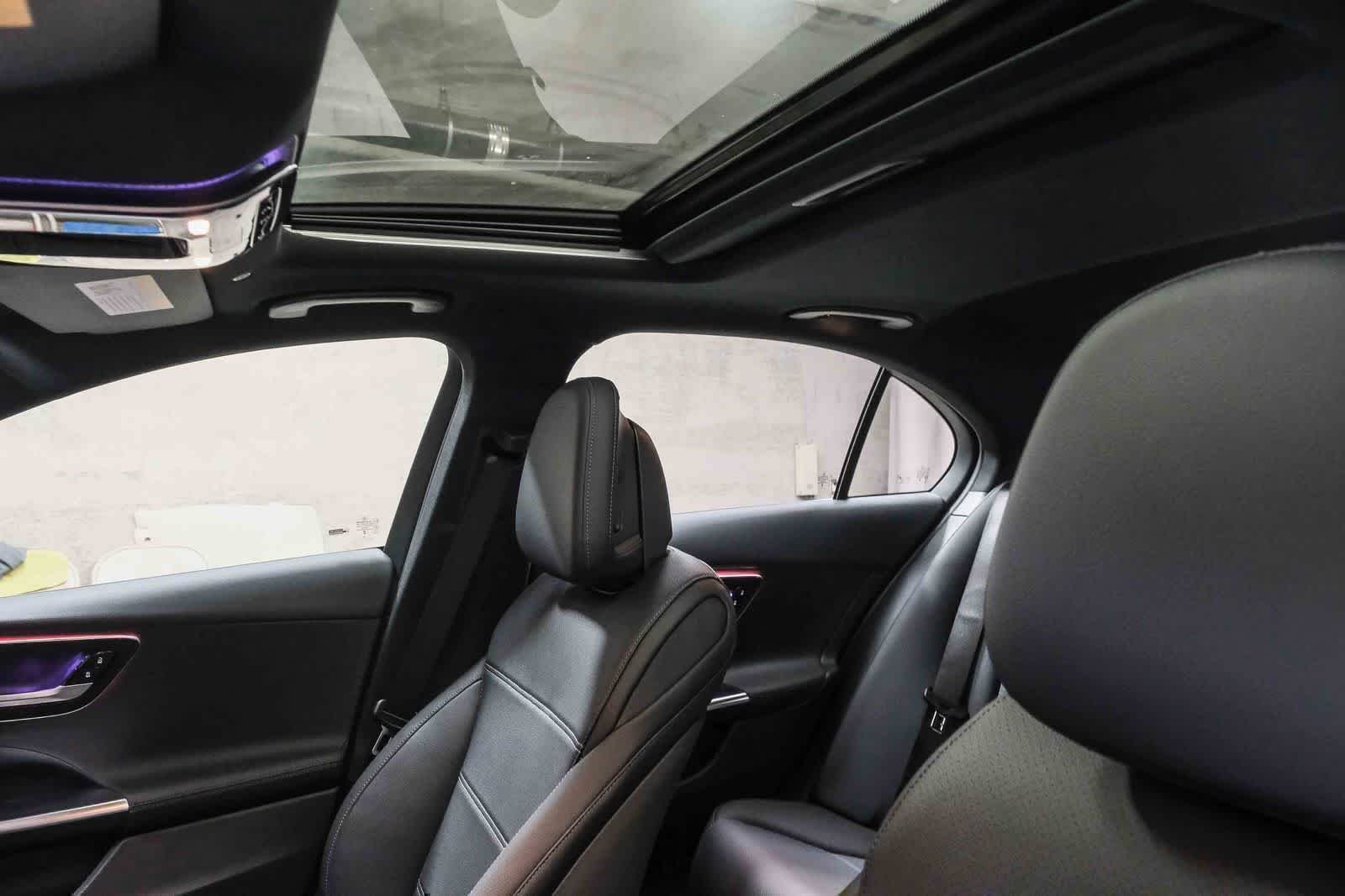 Nuevo Mercedes-Benz C 300 2026 en color gris grafito metalizado, imagen 29.