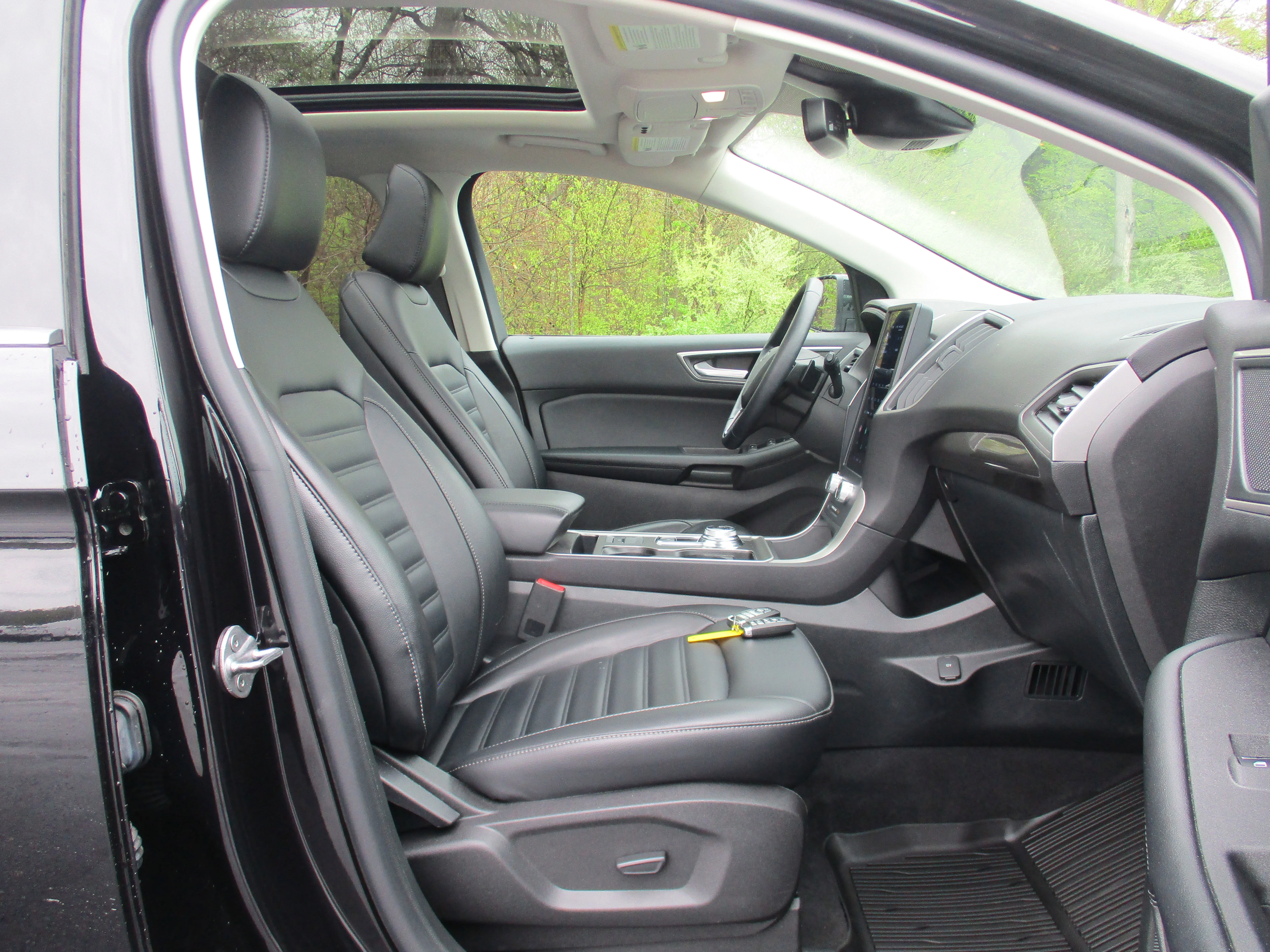 Used 2023 Agate Black Metallic Ford SEL image 35
