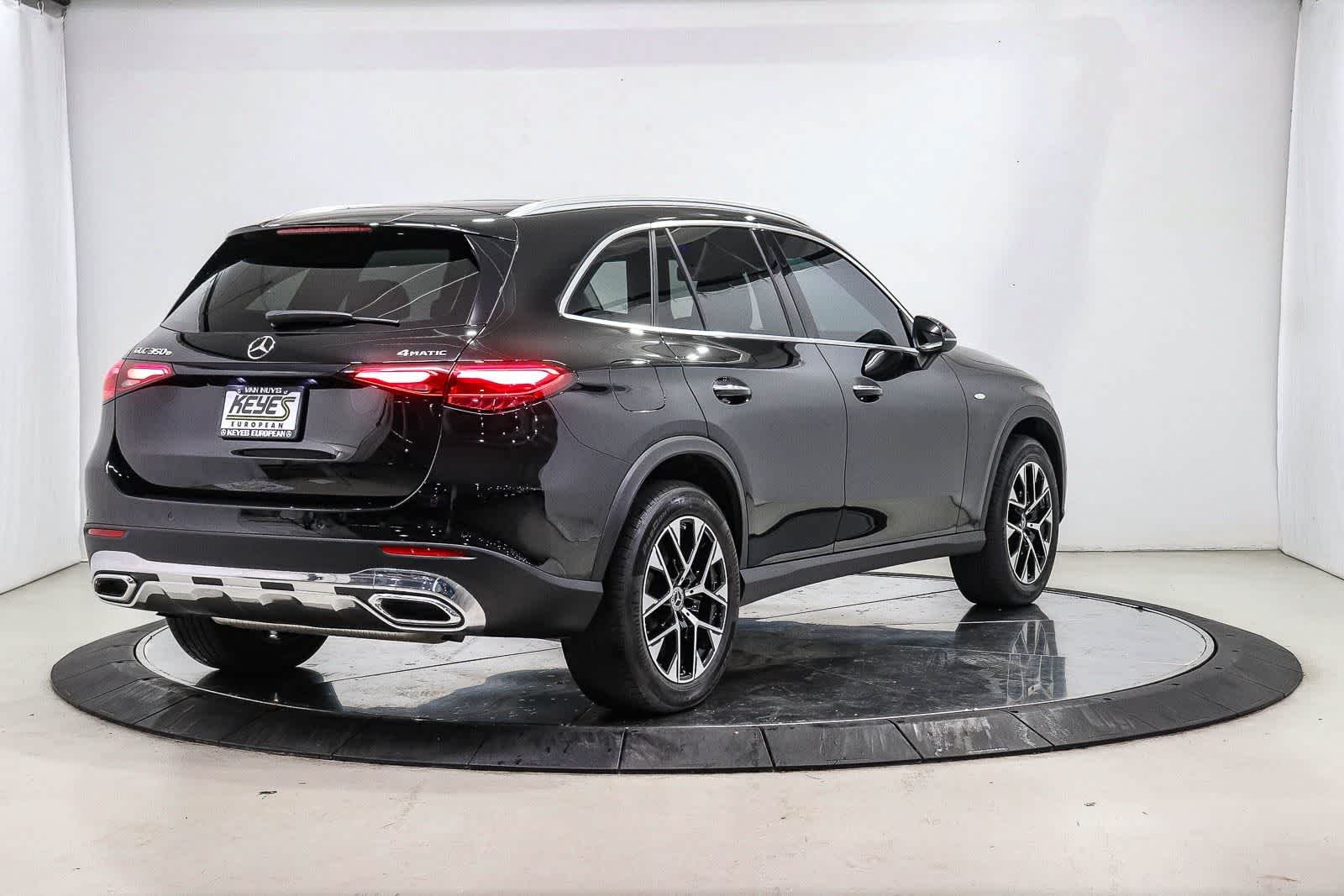 Used 2025  Mercedes-Benz GLC 350e image 4