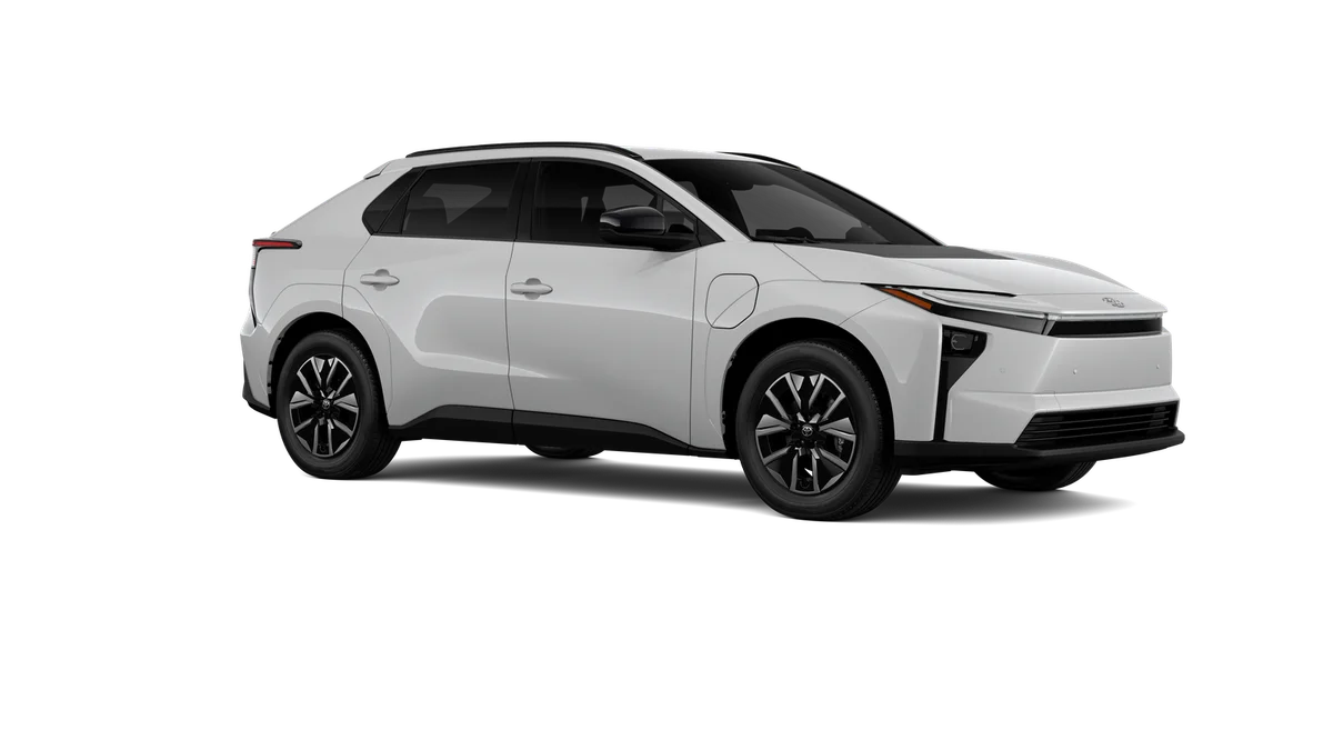 New 2027 Wind Chill Pearl Toyota XLE image 14