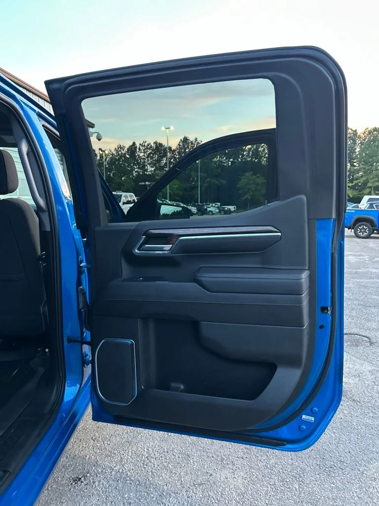 Used 2023 Blue GMC Elevation image 24