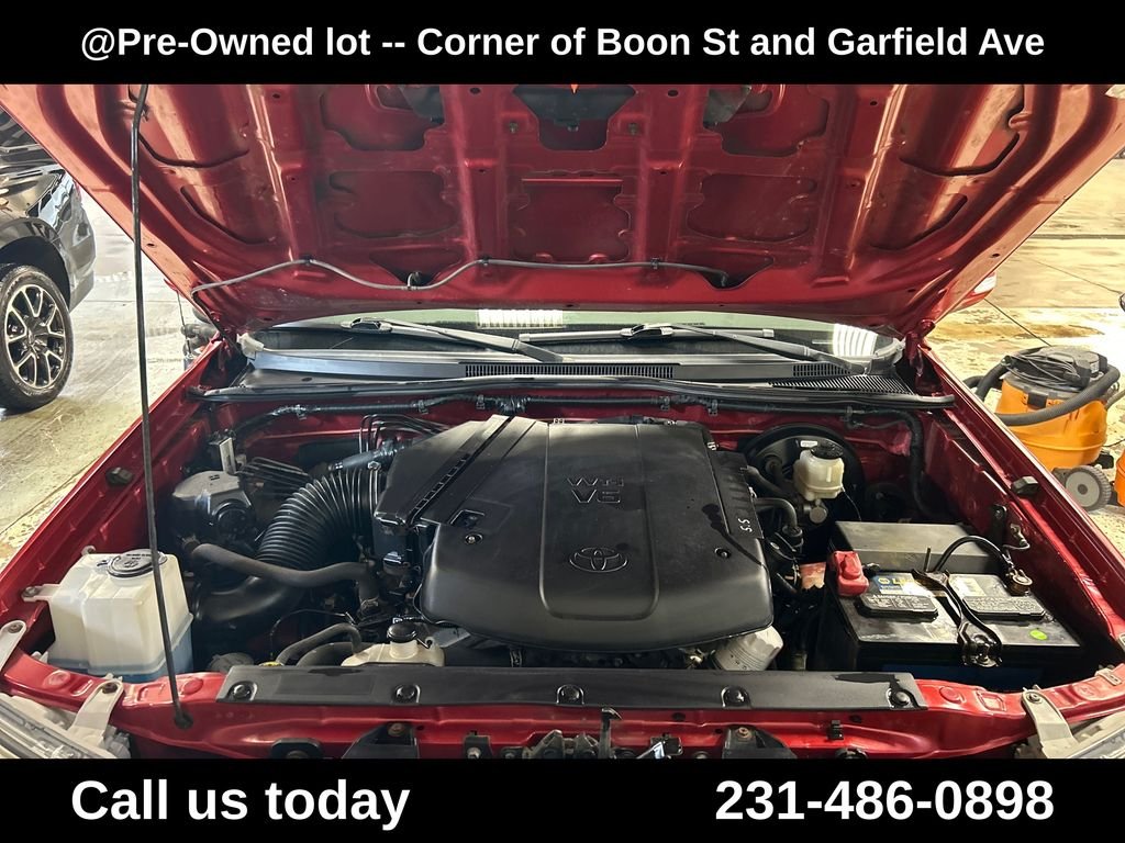 Used 2015 Red Toyota Base image 10