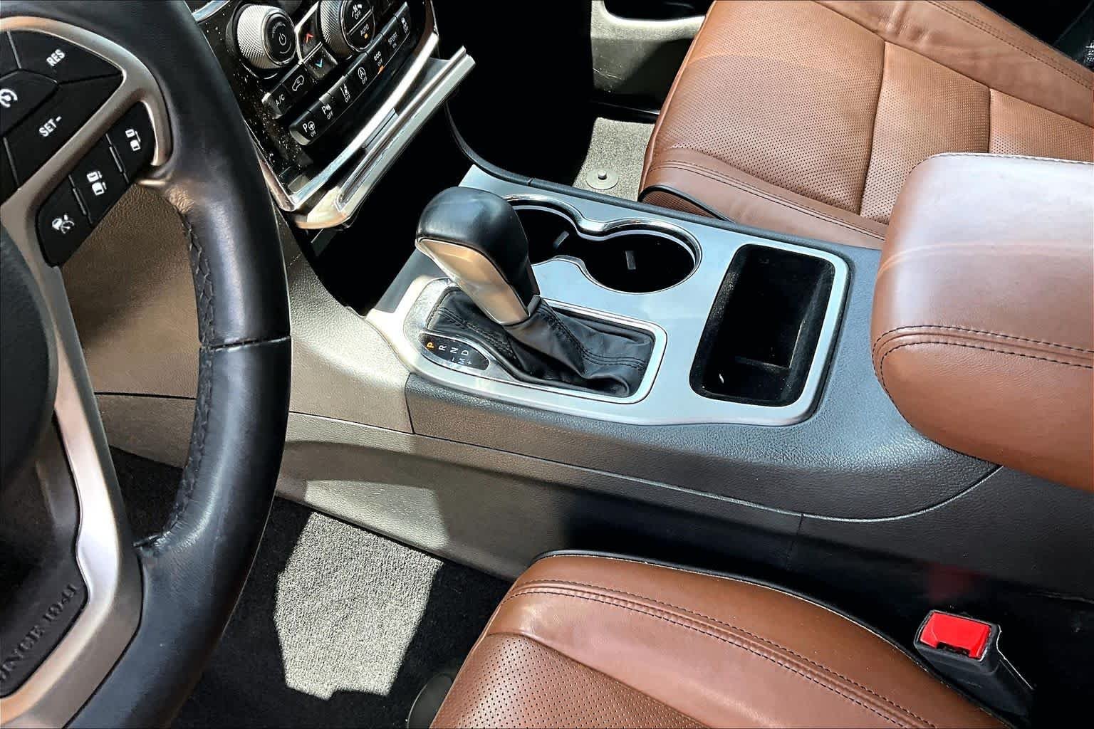 Used 2020 Bright White Clearcoat Jeep Overland image 17