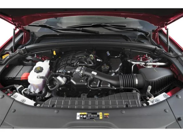 Used 2025 Velvet Red Pearlcoat Jeep Laredo image 12