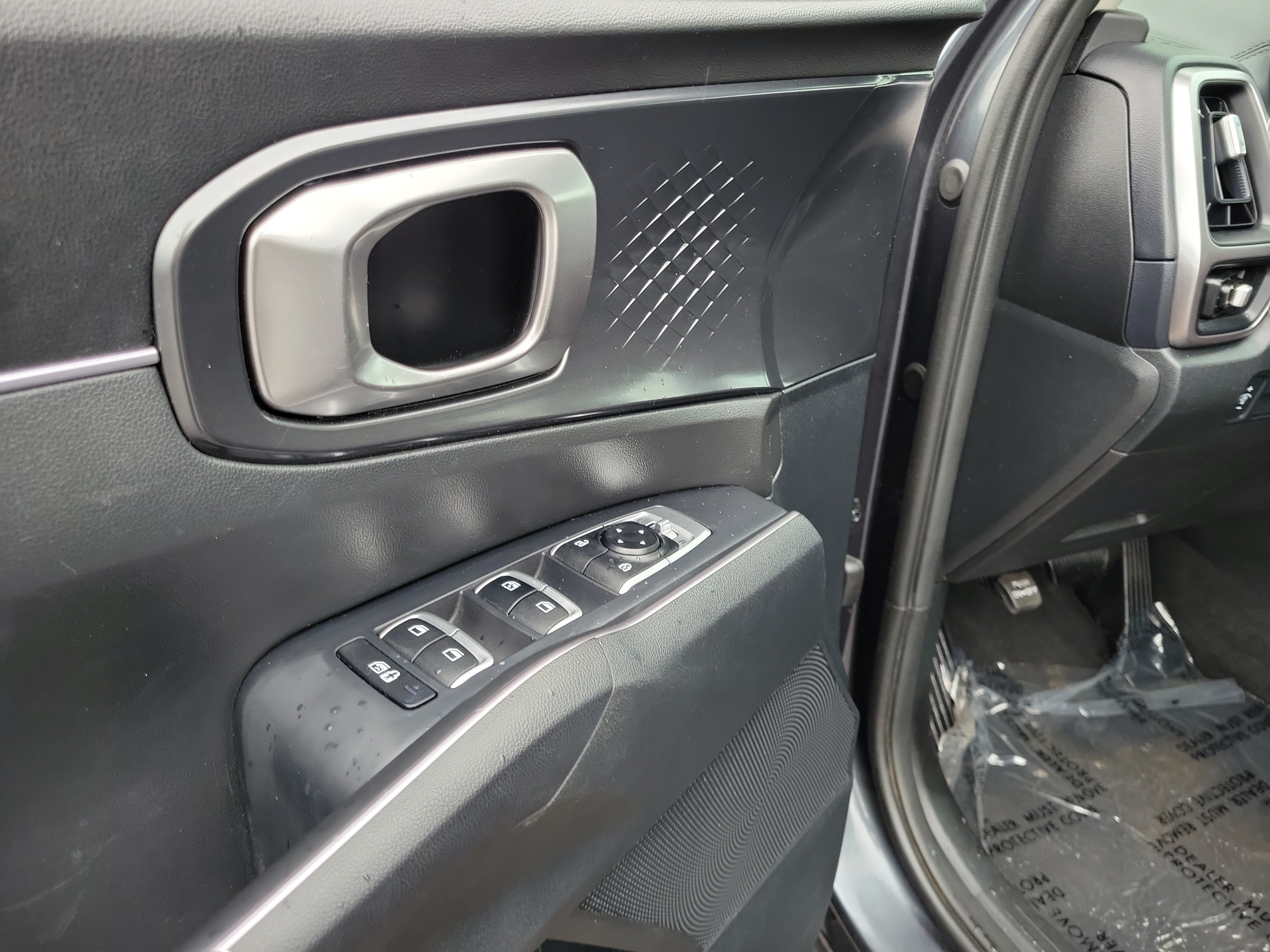 Used 2023 Gravity Grey Kia LX image 18