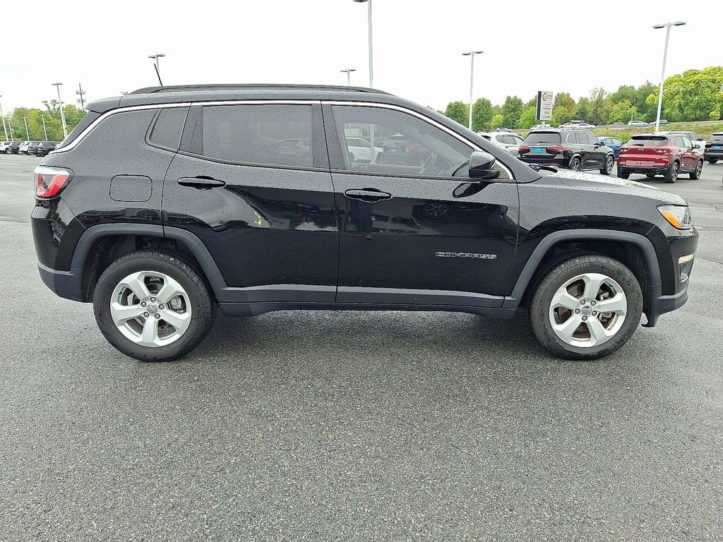 Used 2019 Black Jeep Latitude image 8