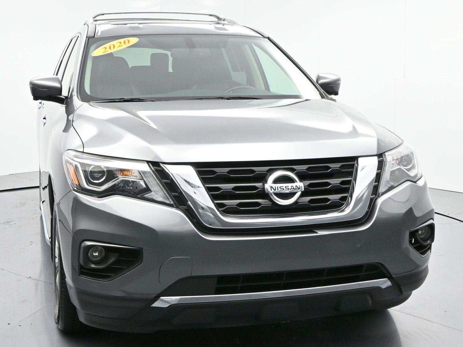2020 Nissan Pathfinder SL photo 2