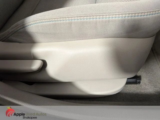 Used 2018 White Chevrolet LT image 37