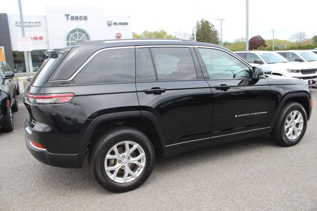 Used 2023 Black Jeep Limited image 32