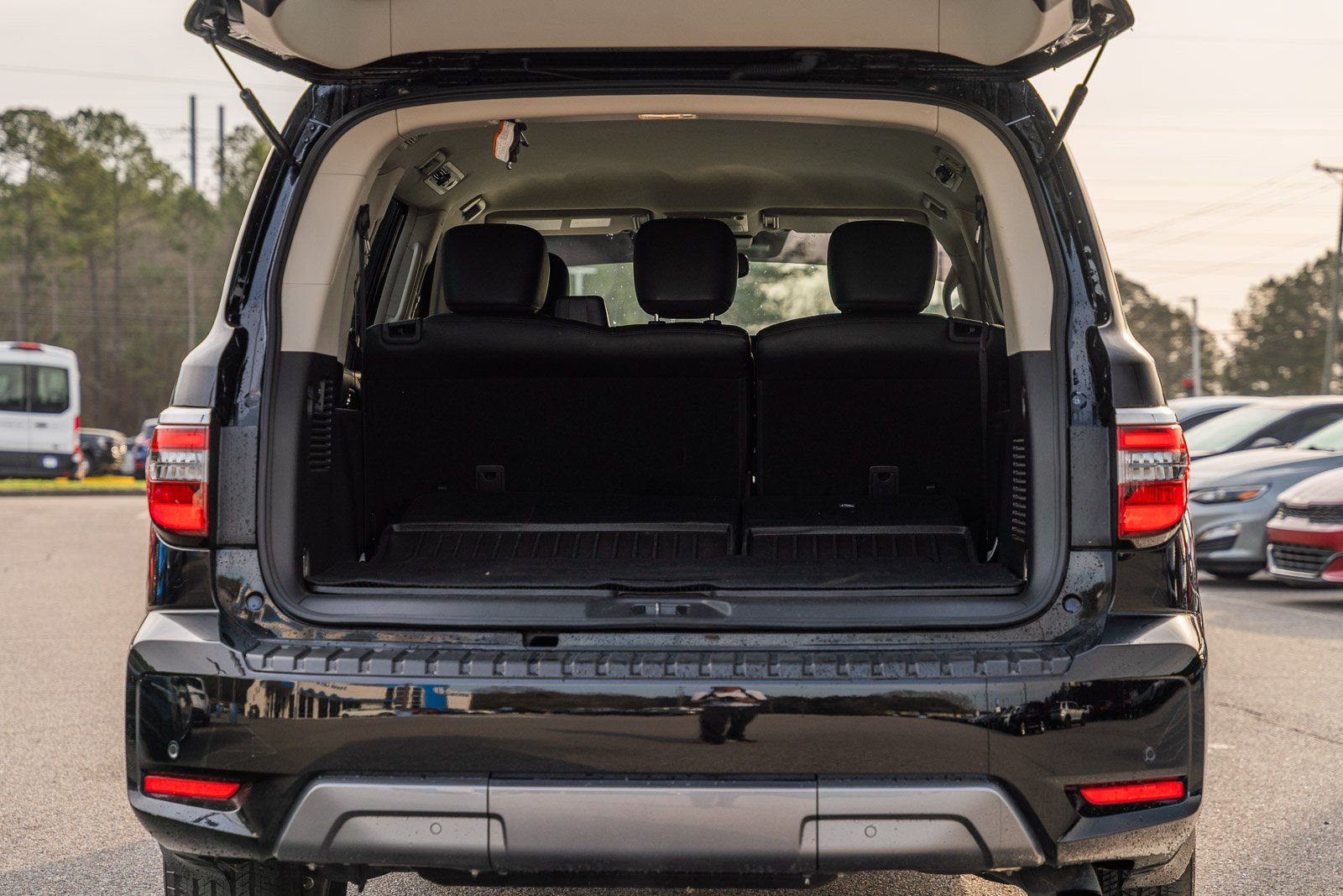 2023 Nissan Armada SV - Photo 17
