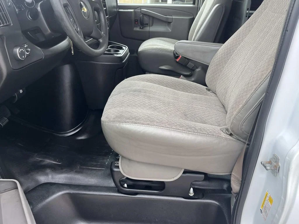 Used 2020 SUMMIT WHITE Chevrolet RWD 2500 Regular Wheelbase WT image 12