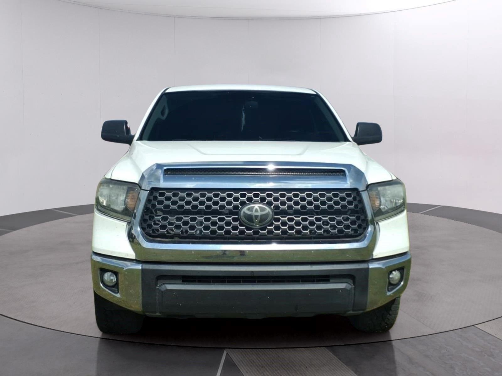 Used 2020 Super White Toyota SR5 image 11