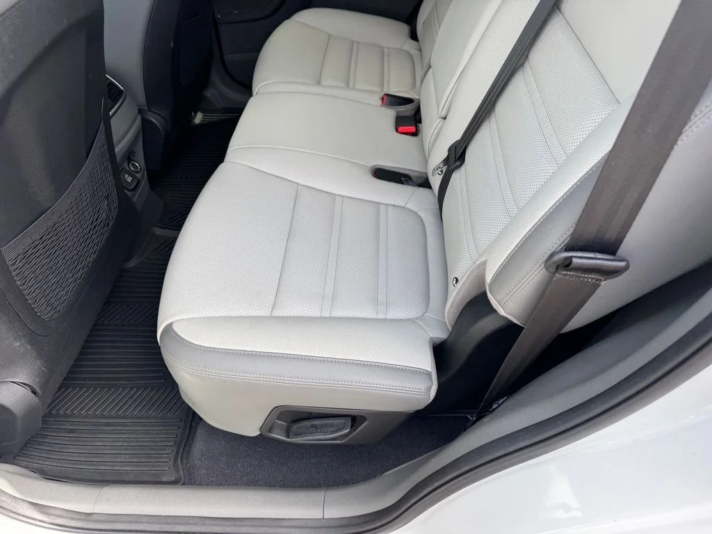 Used 2019 White Kia SX image 9