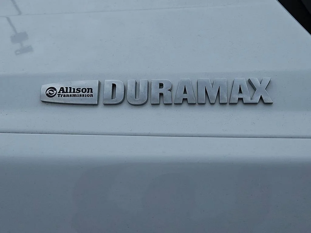 New 2024 Summit White Chevrolet Work Truck image 12