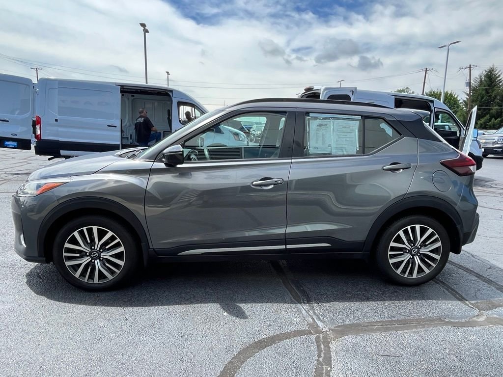 Used 2024 Gray Nissan SR image 4
