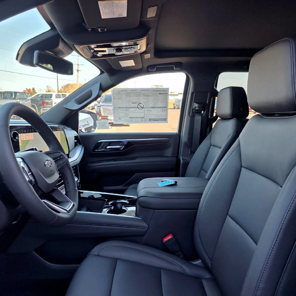 2027 Chevrolet Tahoe Z71 - Photo 8