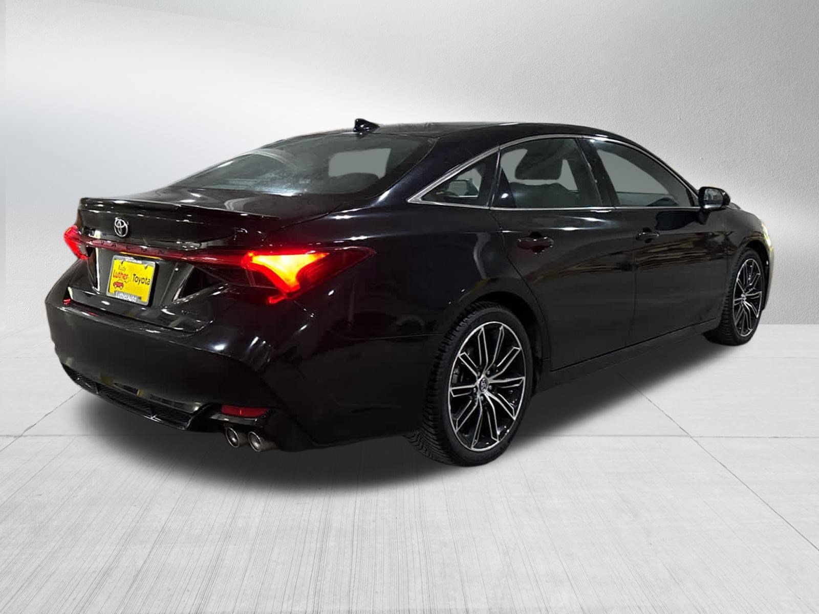 Certified Used 2019 Midnight Black Metallic Toyota XSE image 6