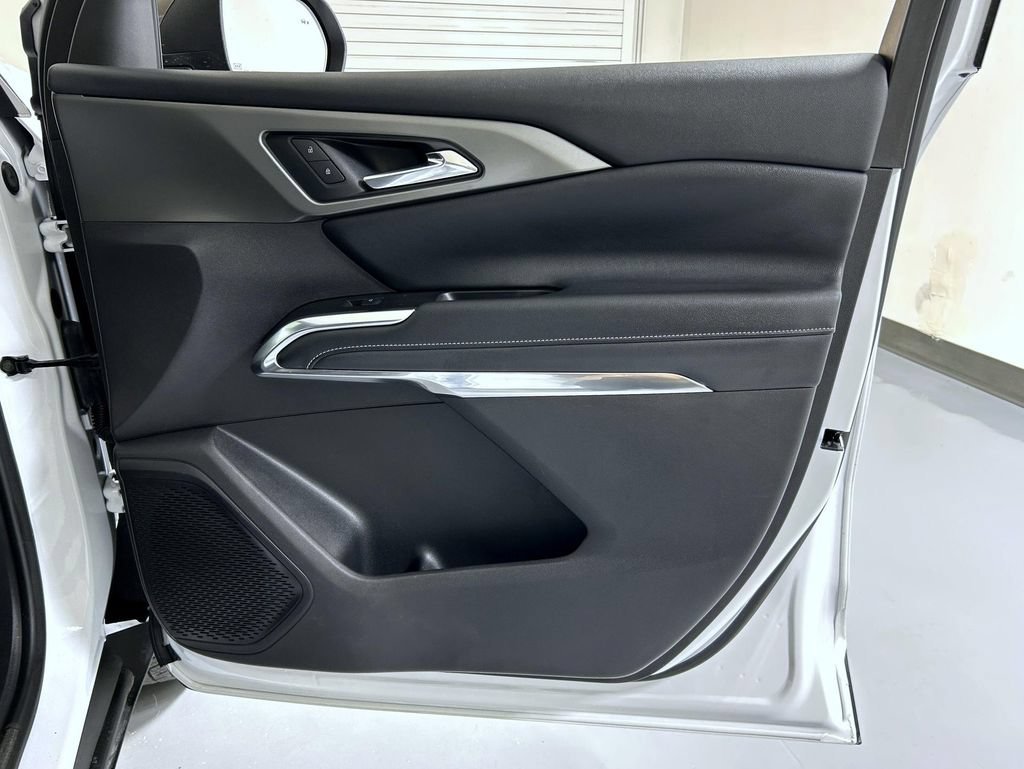 2025 Chevrolet Traverse LT - Photo 17
