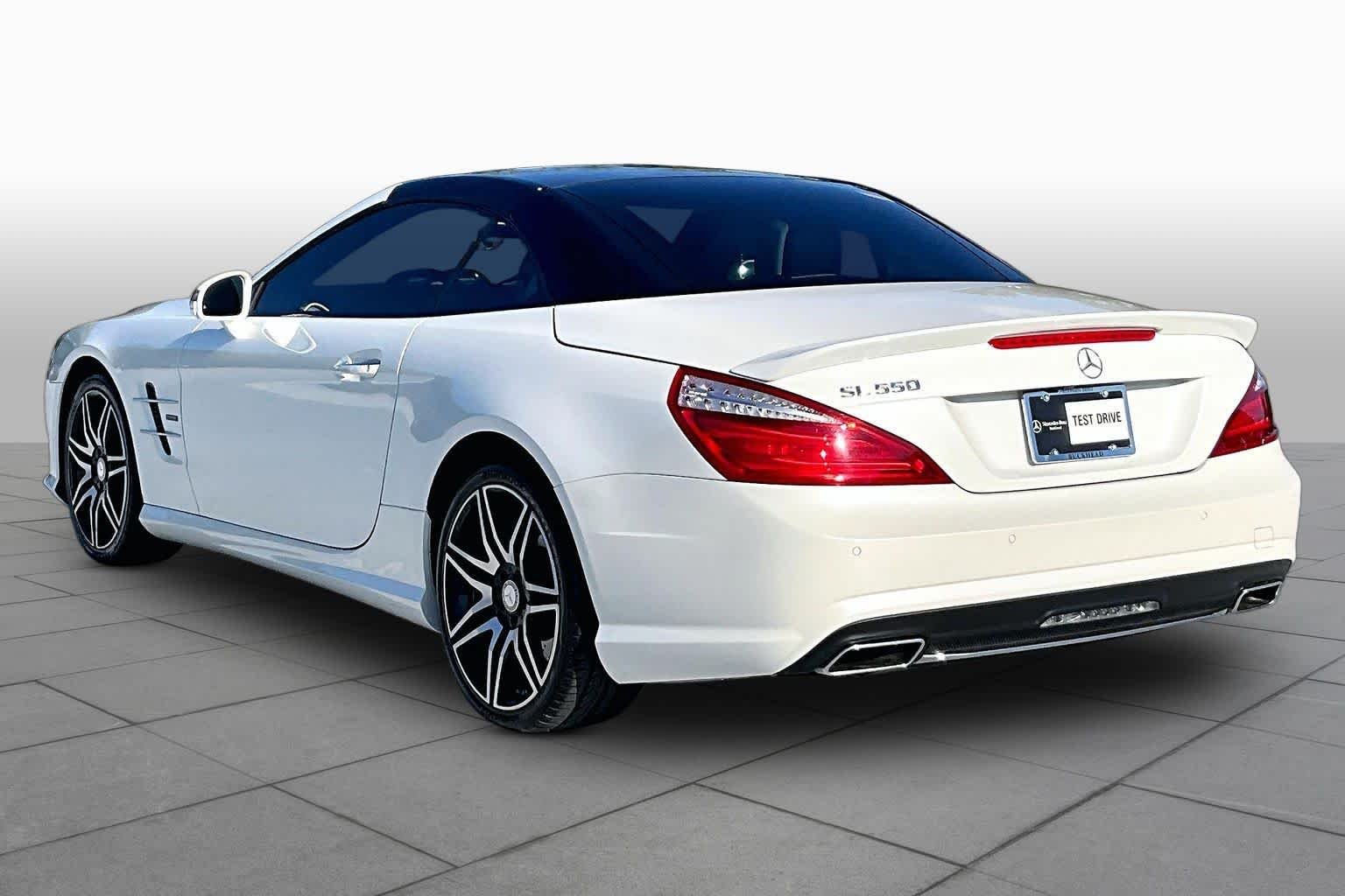 Used 2015 designo Diamond White Metallic Mercedes-Benz SL 550 image 11