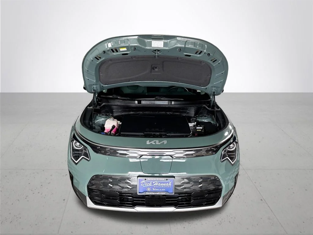 Used 2024 Green Kia Wind image 22